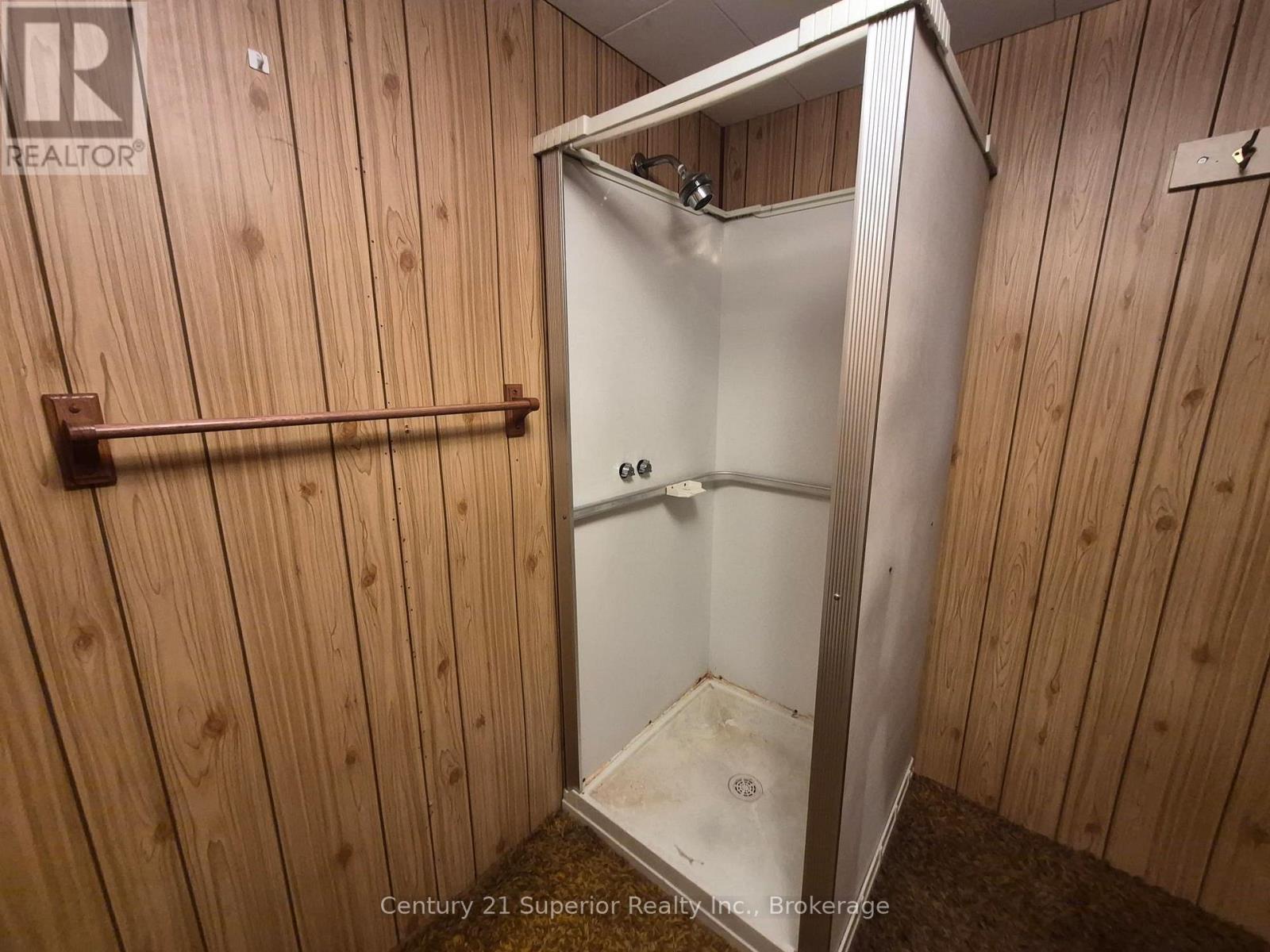 2 Laurier Ave Property Photo 29