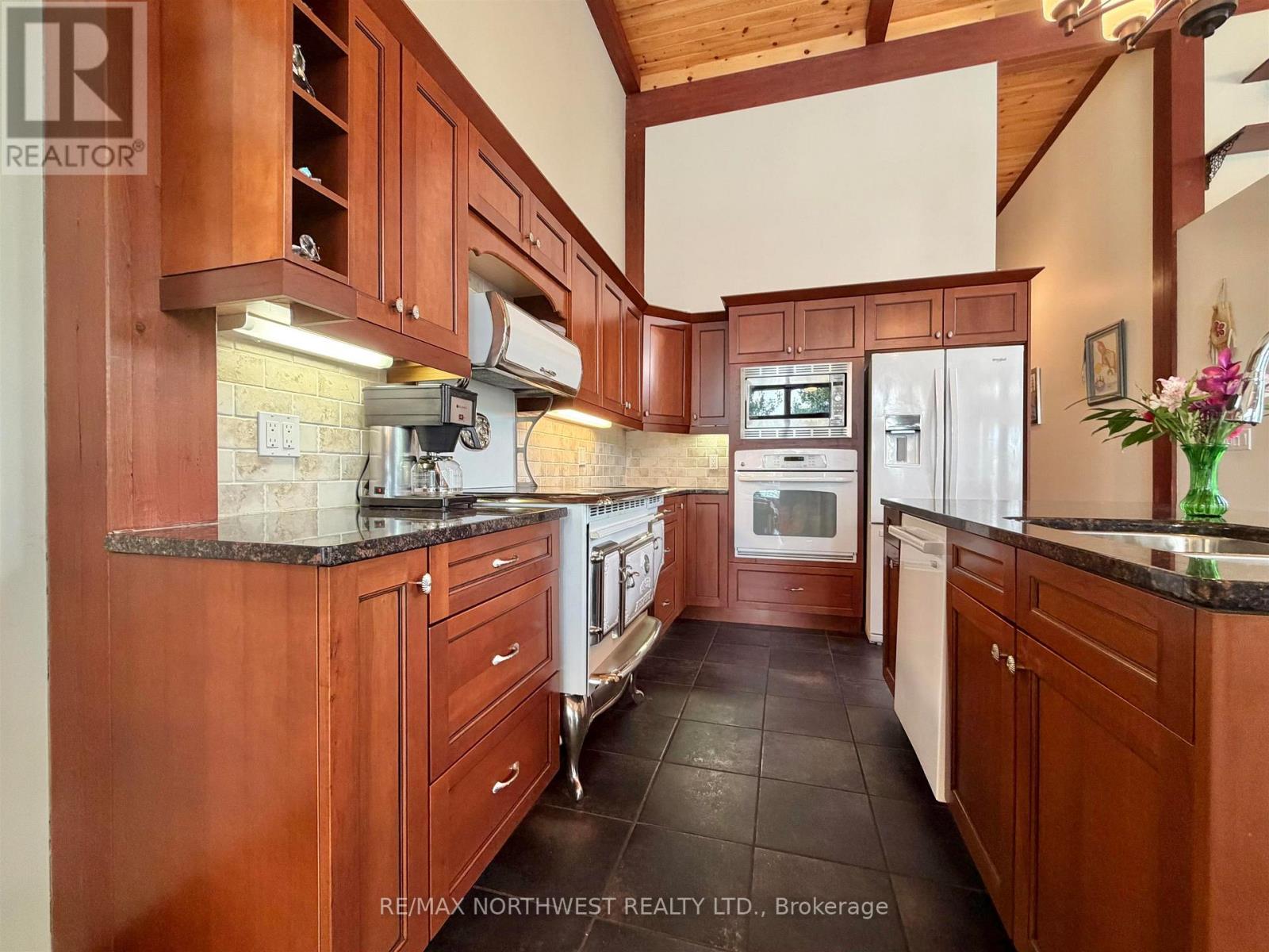 447 Hopkins Bay Road Property Photo 12