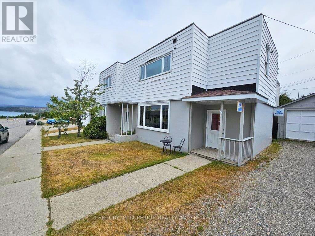 7 Stevens Ave Property Photo 1