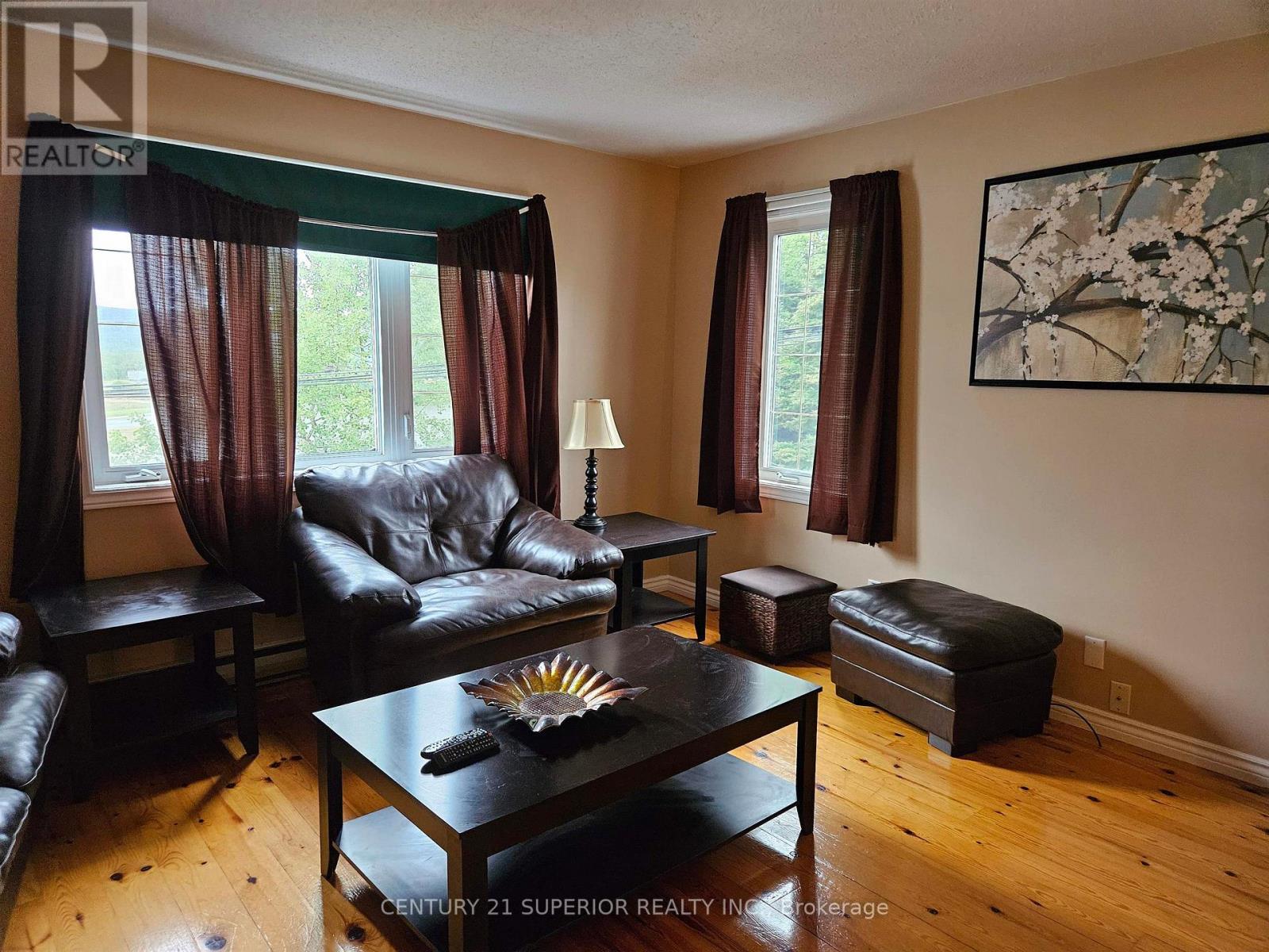 7 Stevens Ave Property Photo 5