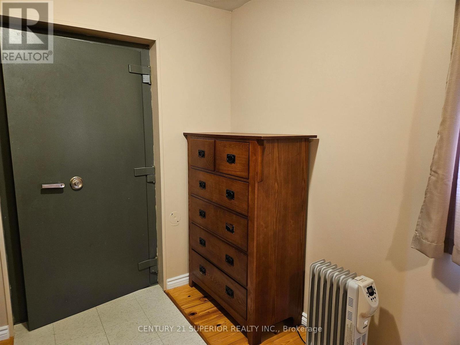 7 Stevens Ave Property Photo 15