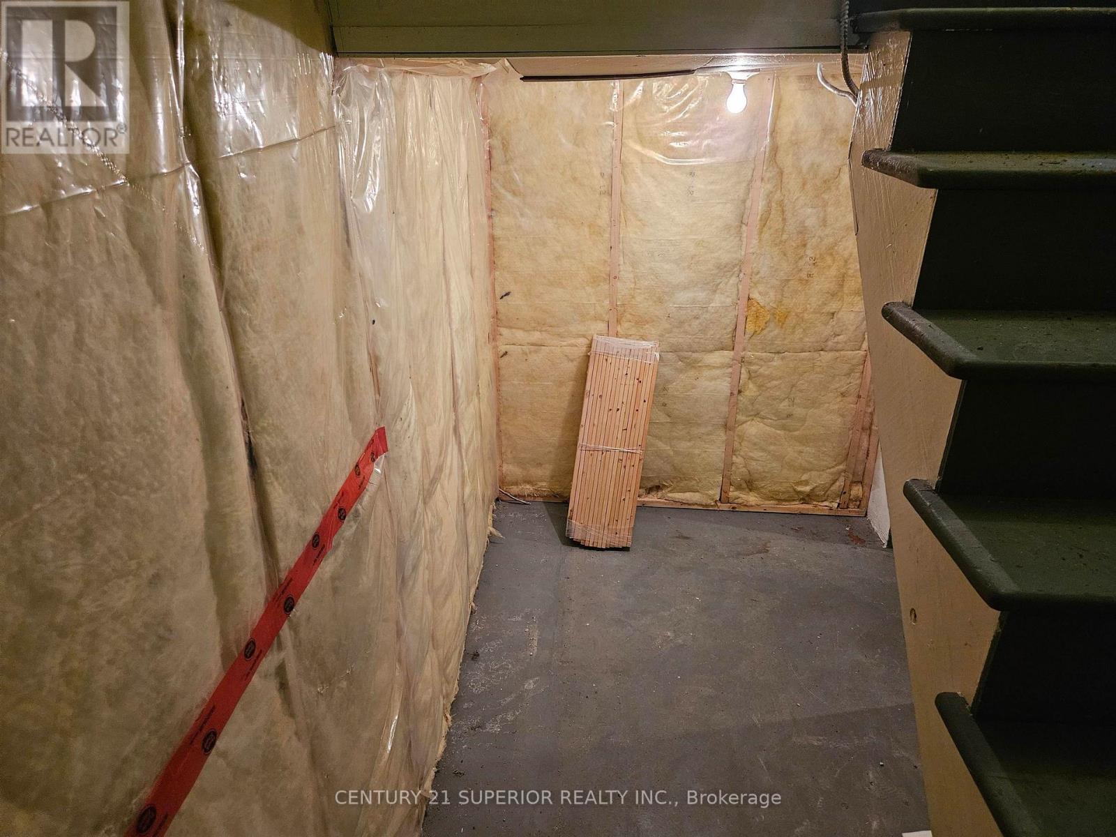 7 Stevens Ave Property Photo 33