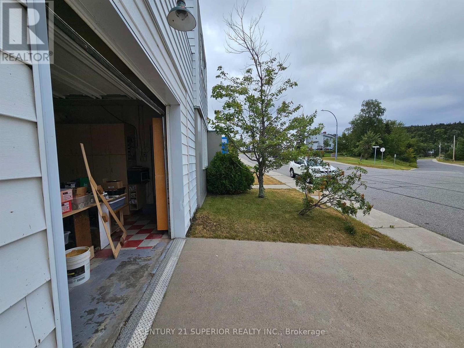7 Stevens Ave Property Photo 40