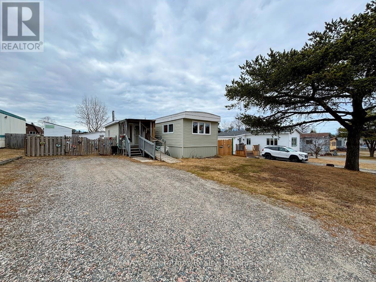 22 Jackson Crescent Property Photo 28