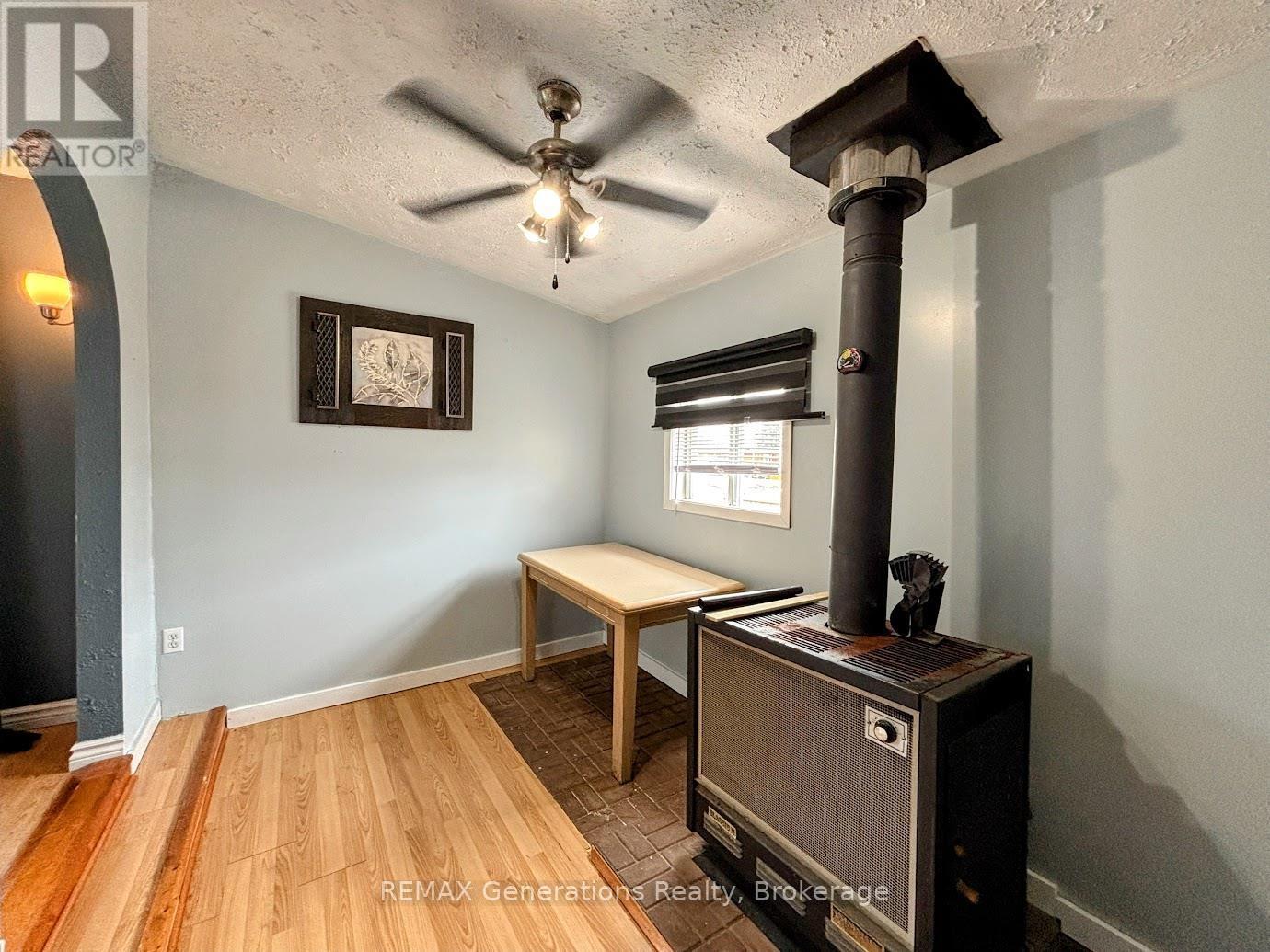 25 Coveney Street Property Photo 22