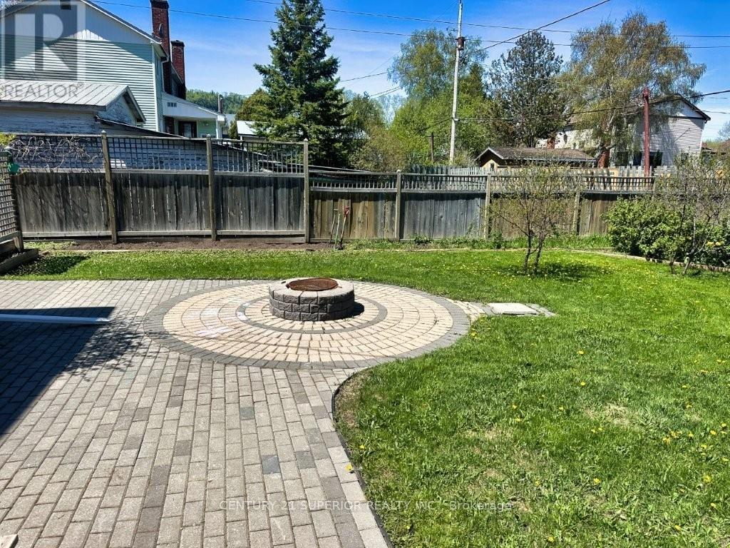 25 Timmins Street Property Photo 42