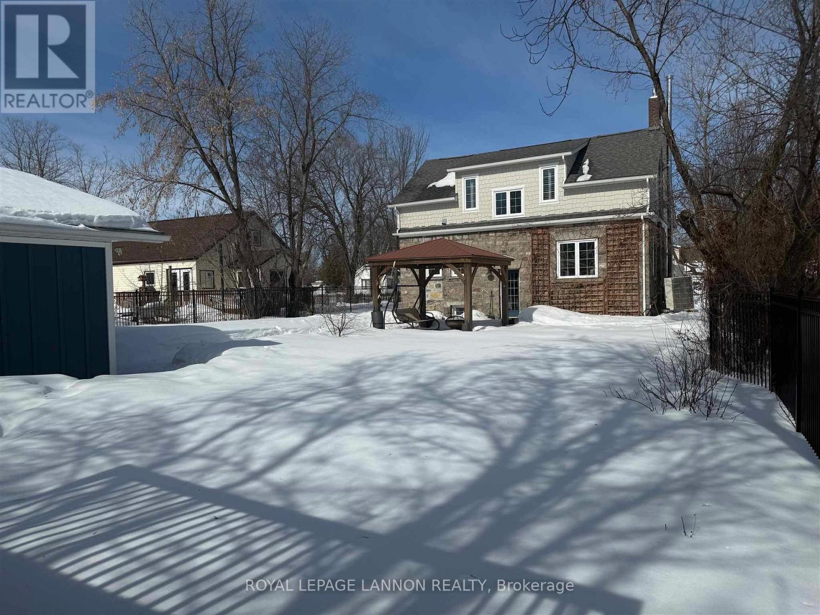 109 King Street Property Photo 6