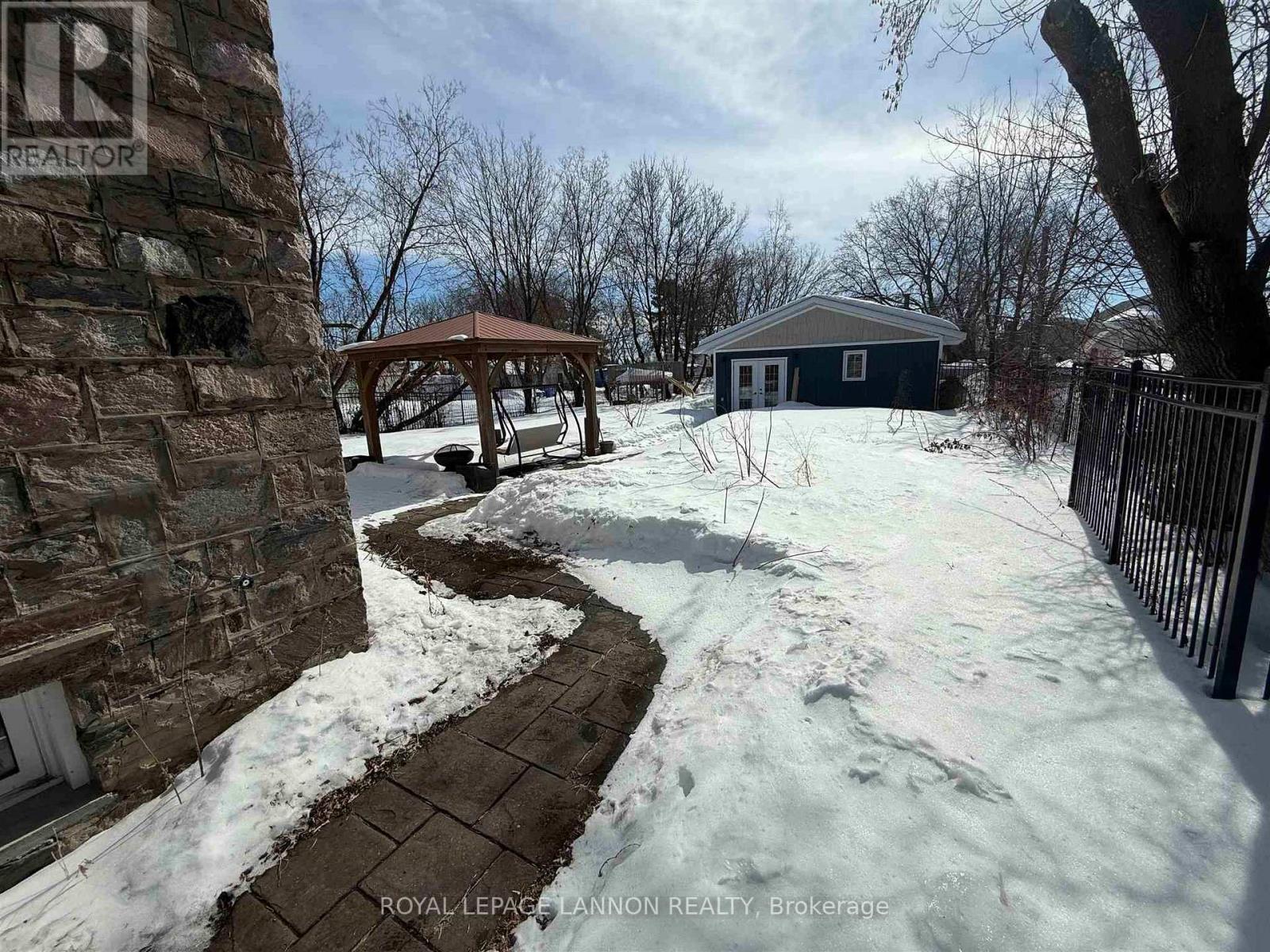 109 King Street Property Photo 10