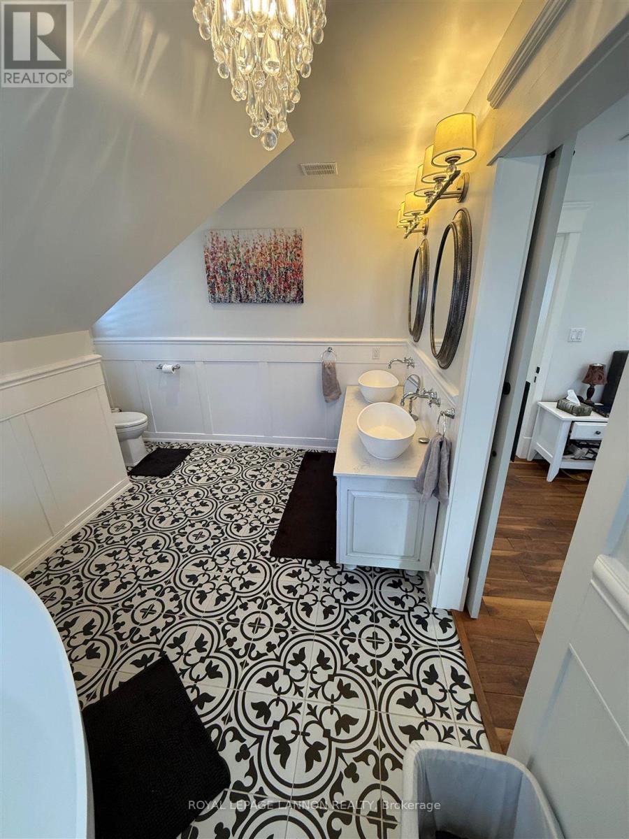109 King Street Property Photo 24