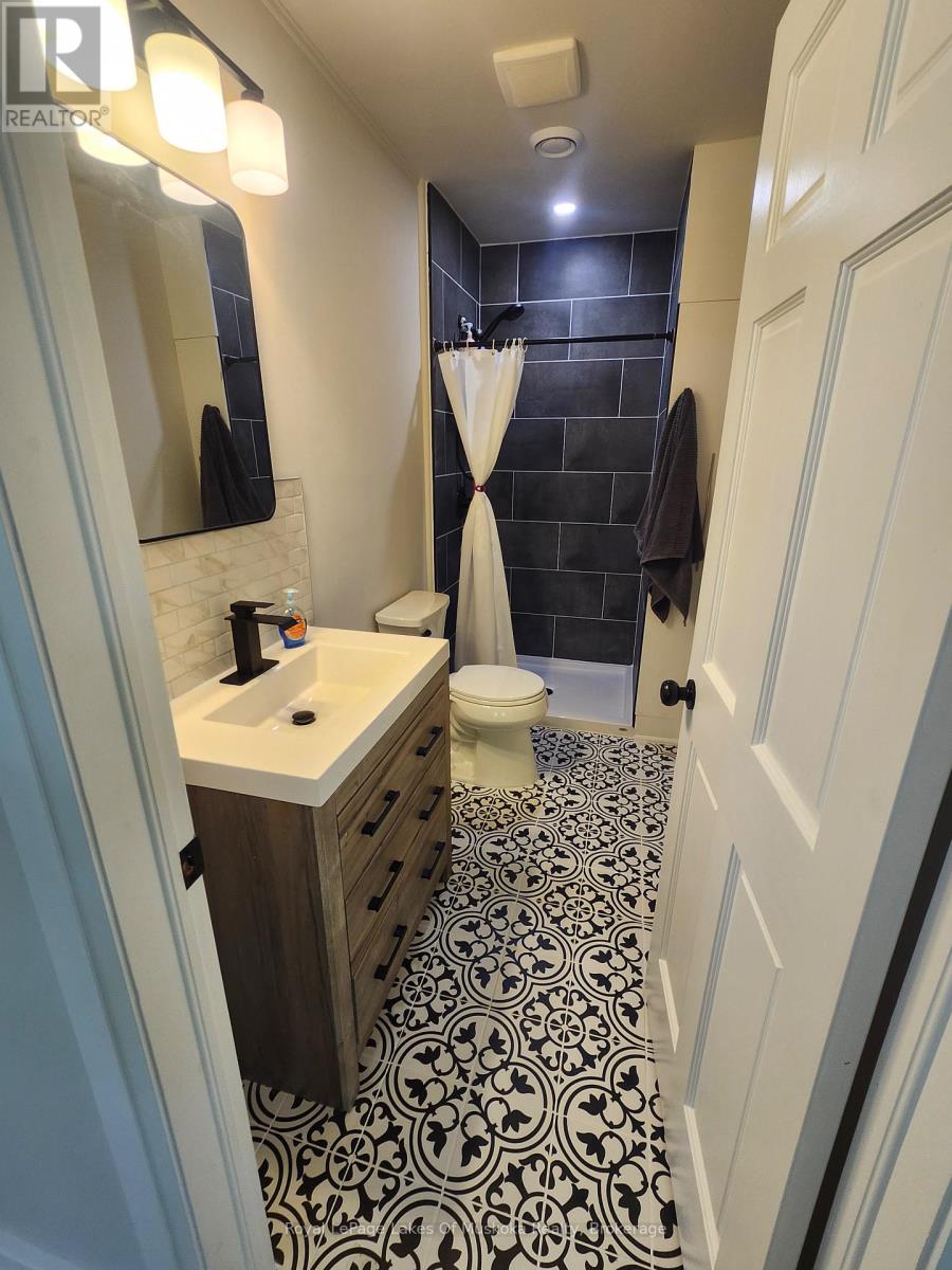 3997 Chetwynd Road Property Photo 6