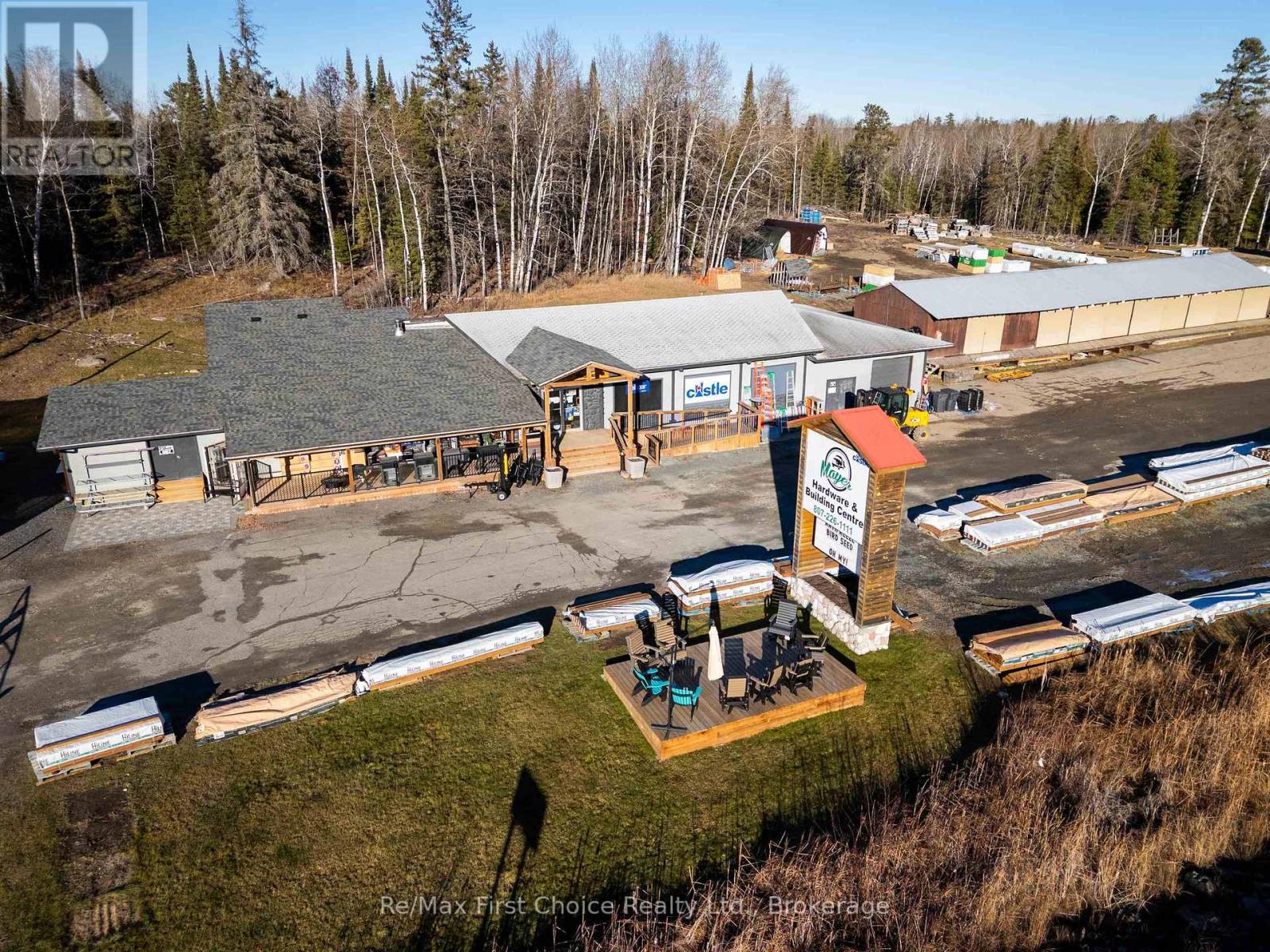 5522 Highway 71 Property Photo 2