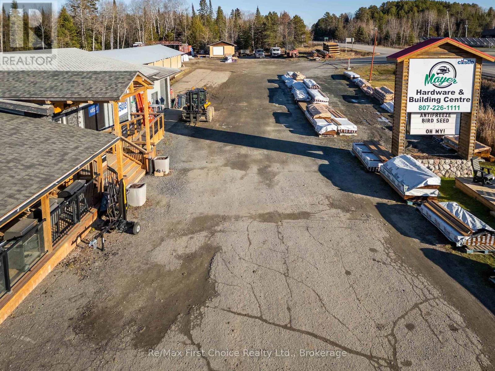 5522 Highway 71 Property Photo 4