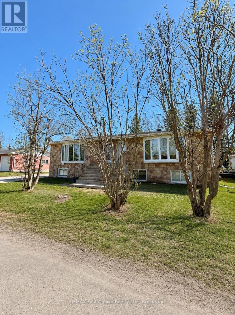 113 Cedar Crescent Property Photo 2