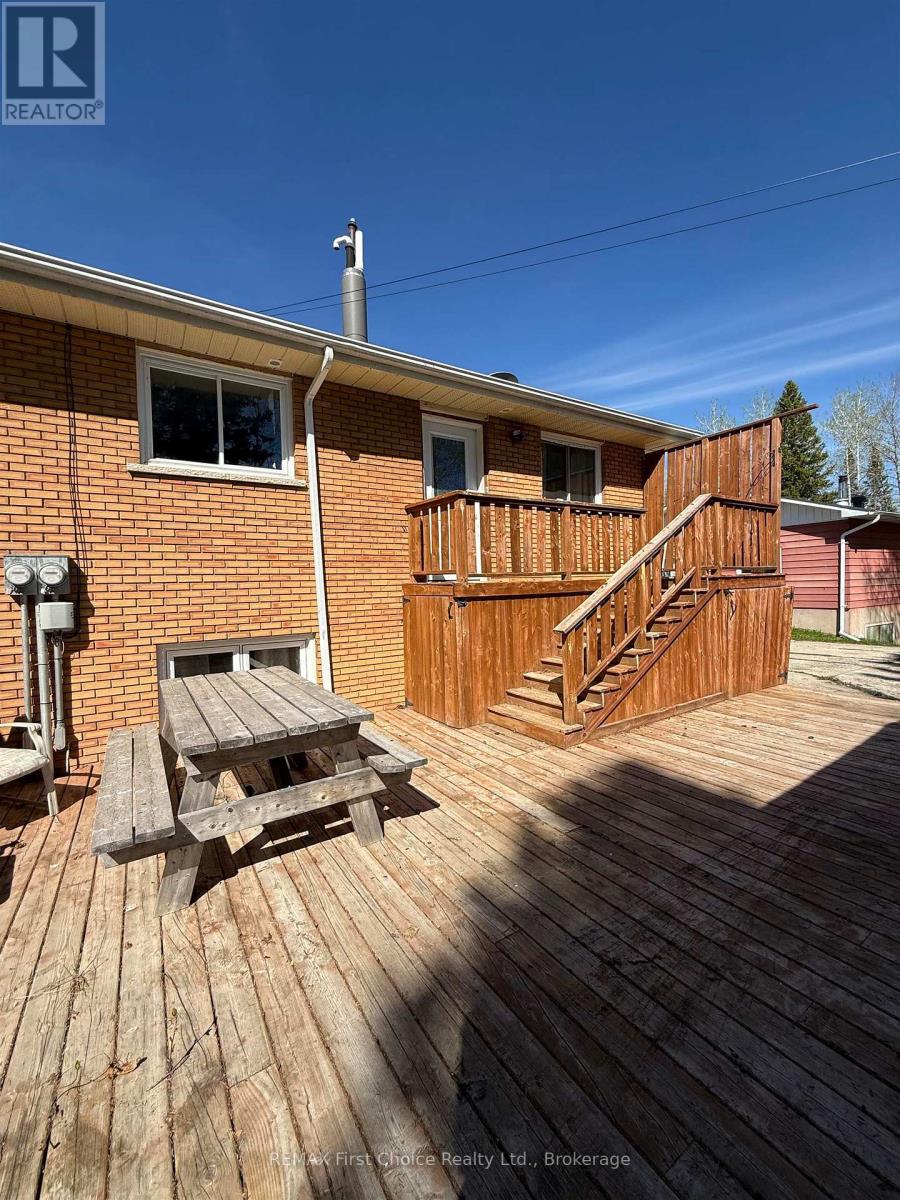 113 Cedar Crescent Property Photo 6