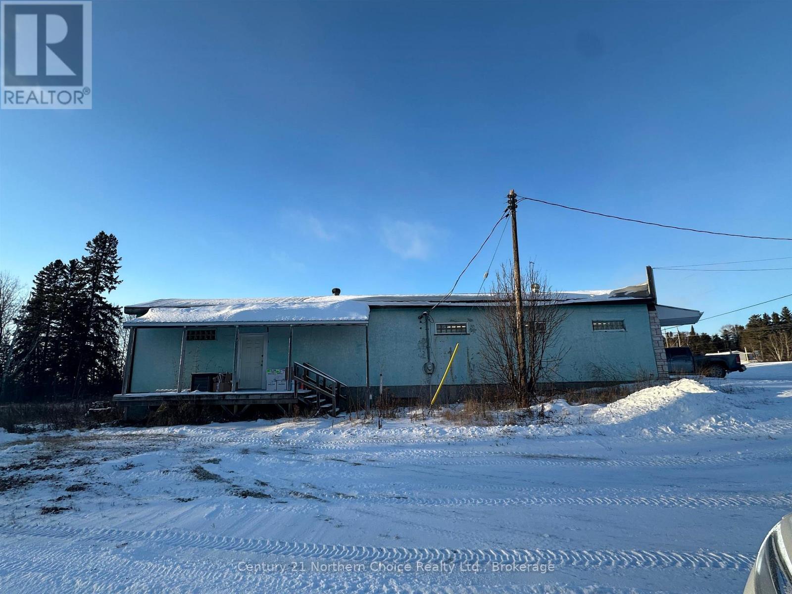 1273 Highway 105 Property Photo 3