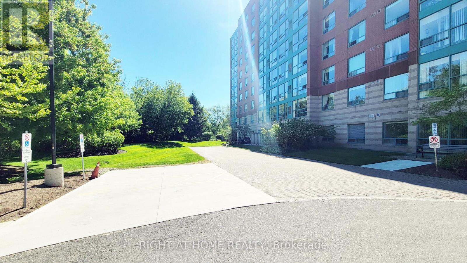 302 - 55 Blue Springs Drive Property Photo 3