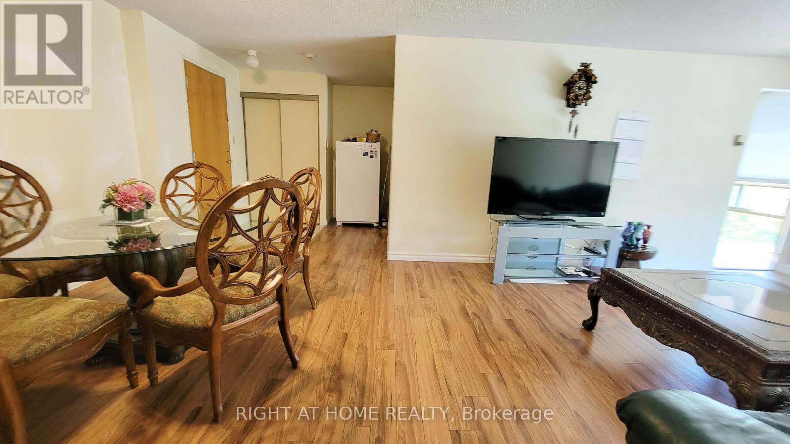 302 - 55 Blue Springs Drive Property Photo 8