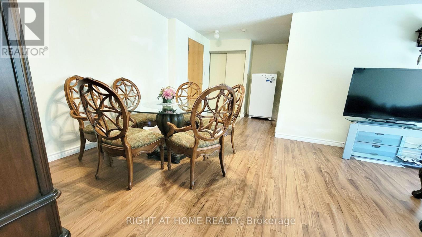 302 - 55 Blue Springs Drive Property Photo 15