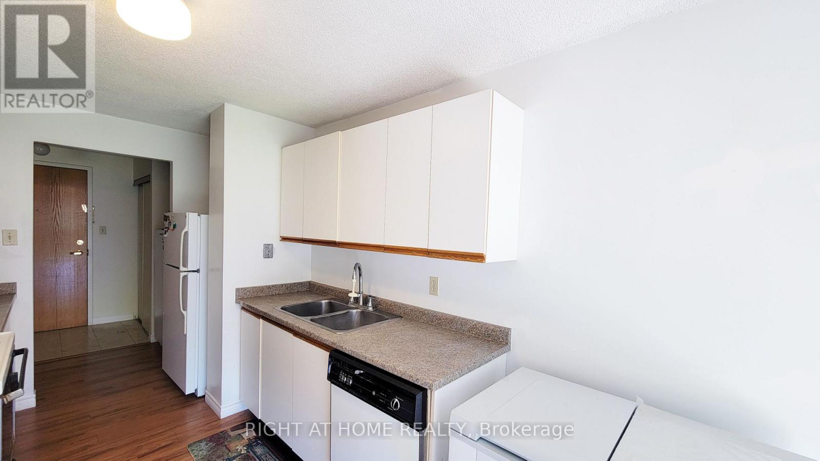 302 - 55 Blue Springs Drive Property Photo 18
