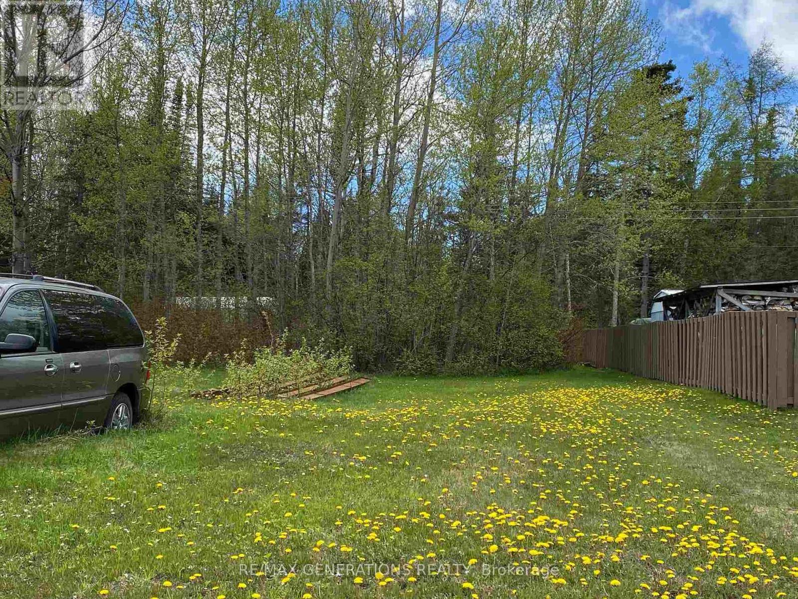8 Eastgrove Crescent Property Photo 1