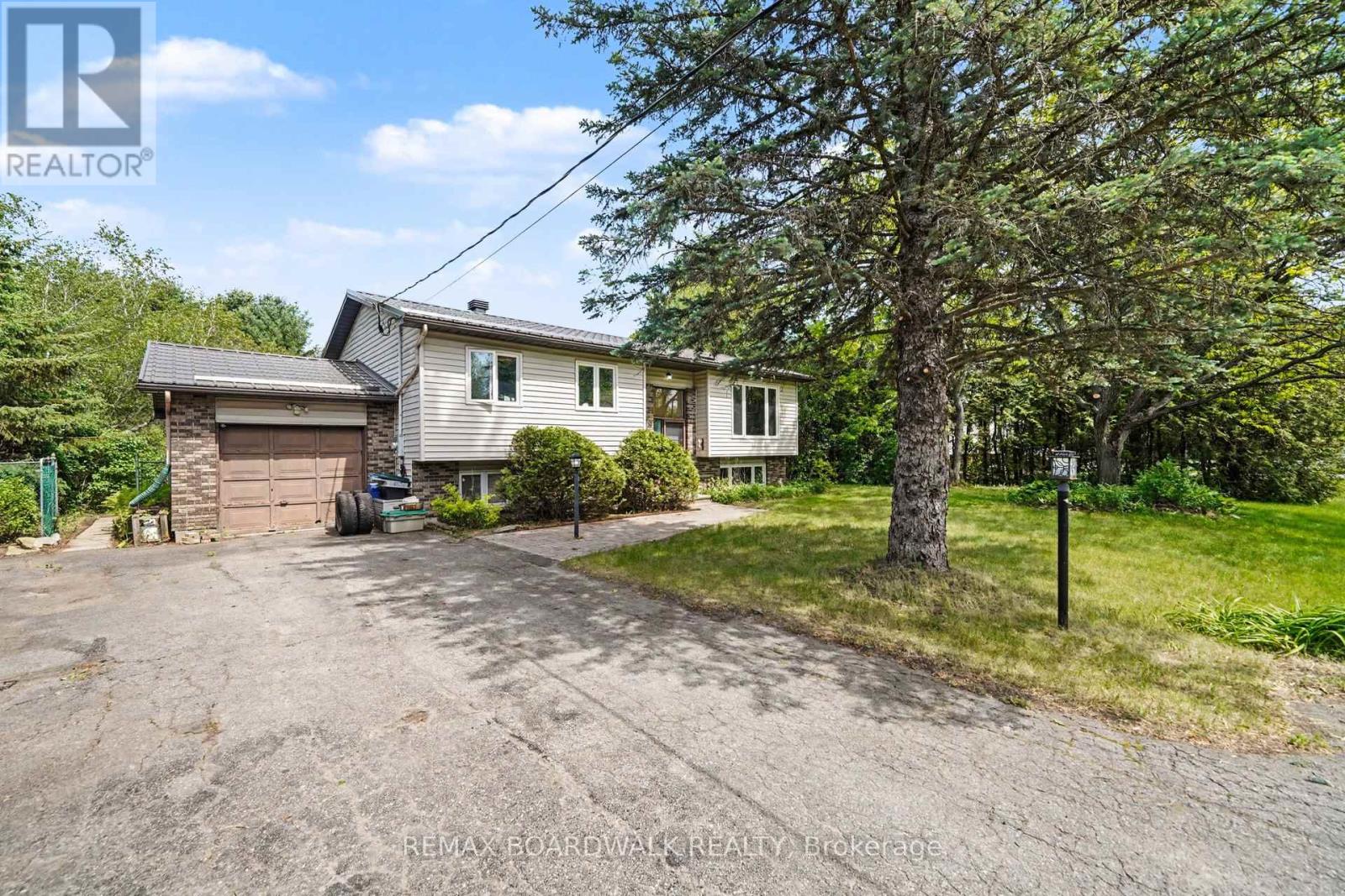 3399 Regburn Drive Property Photo 3