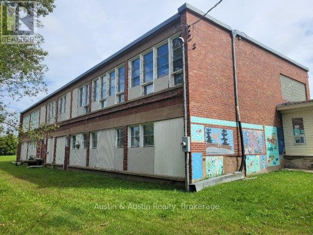 110 Clark Street Property Photo 6