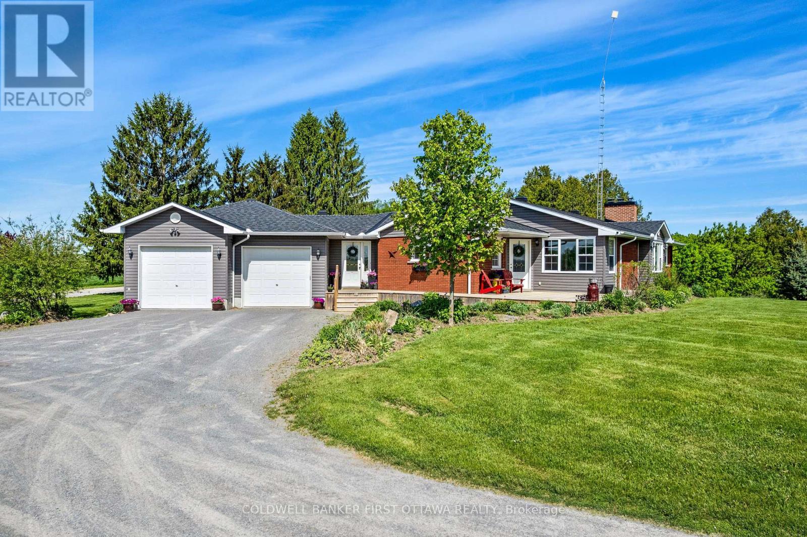 6443 Martin Street N Property Photo 1