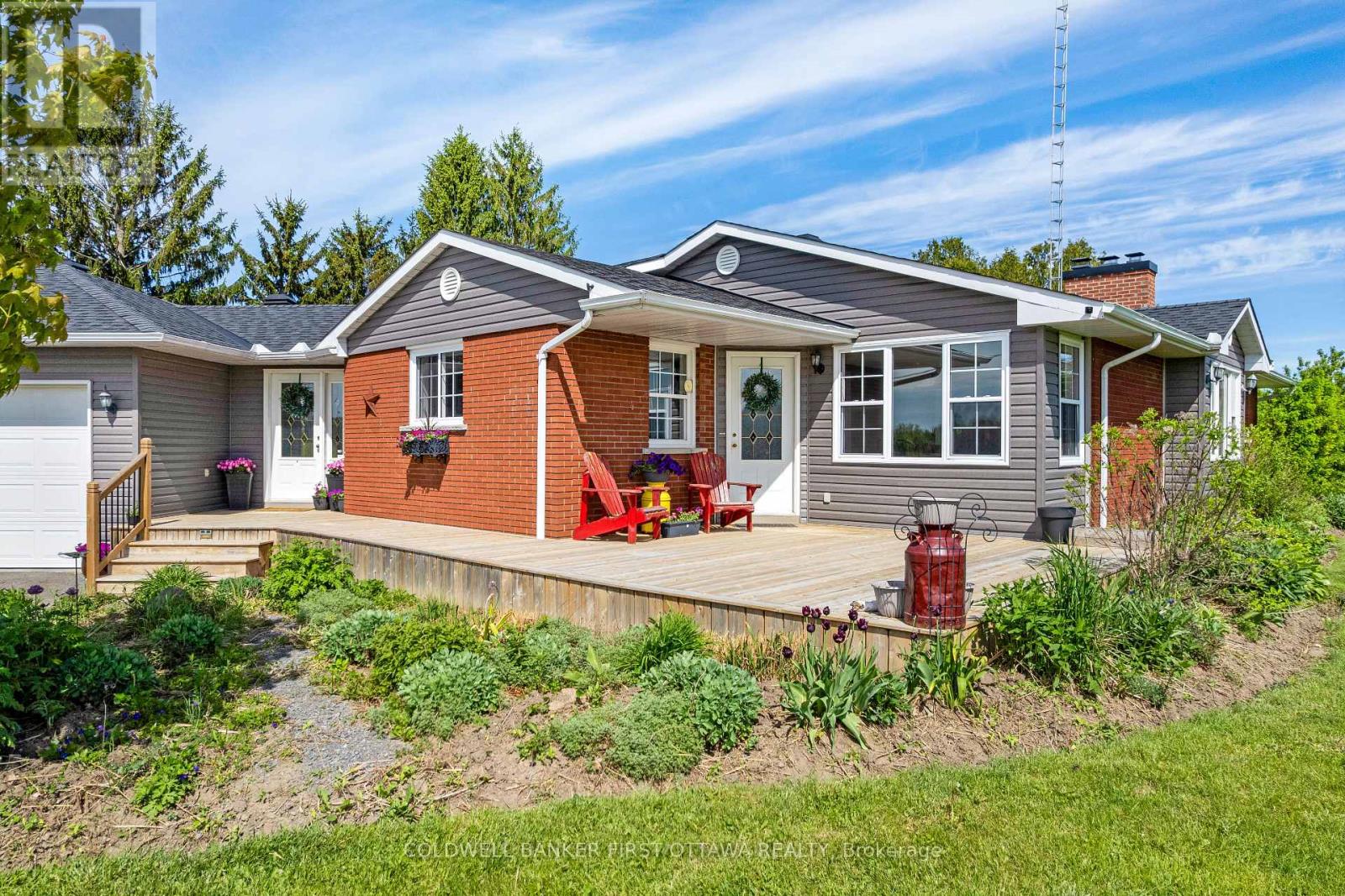 6443 Martin Street N Property Photo 7