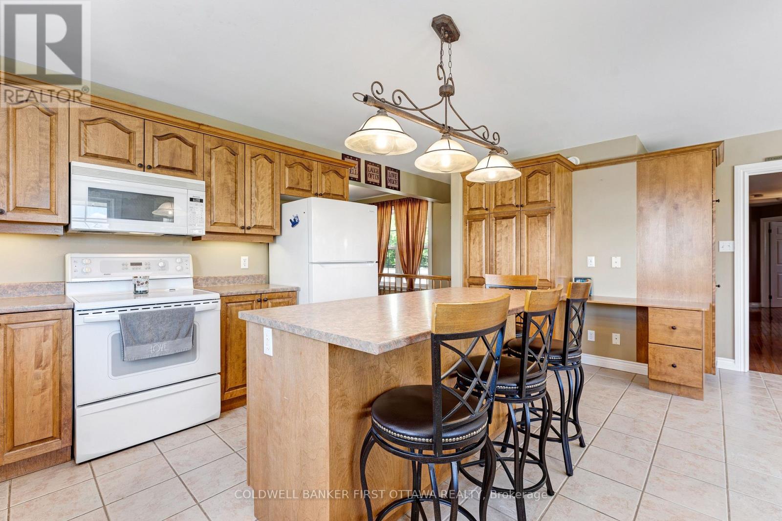 6443 Martin Street N Property Photo 10