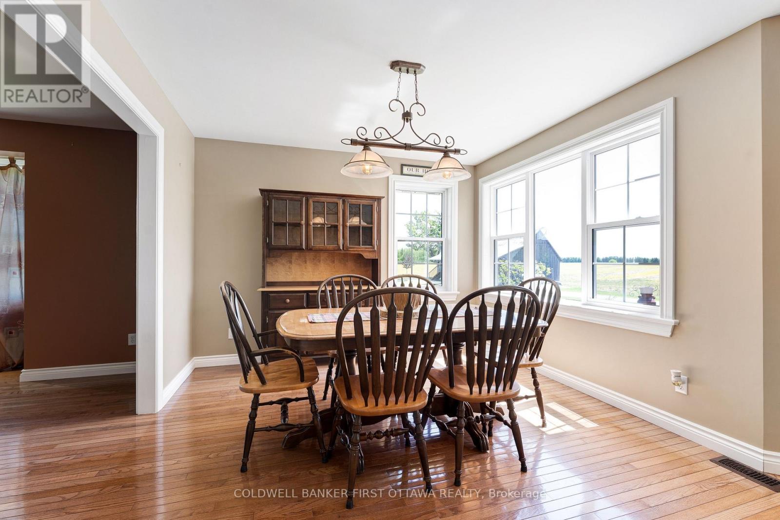 6443 Martin Street N Property Photo 11