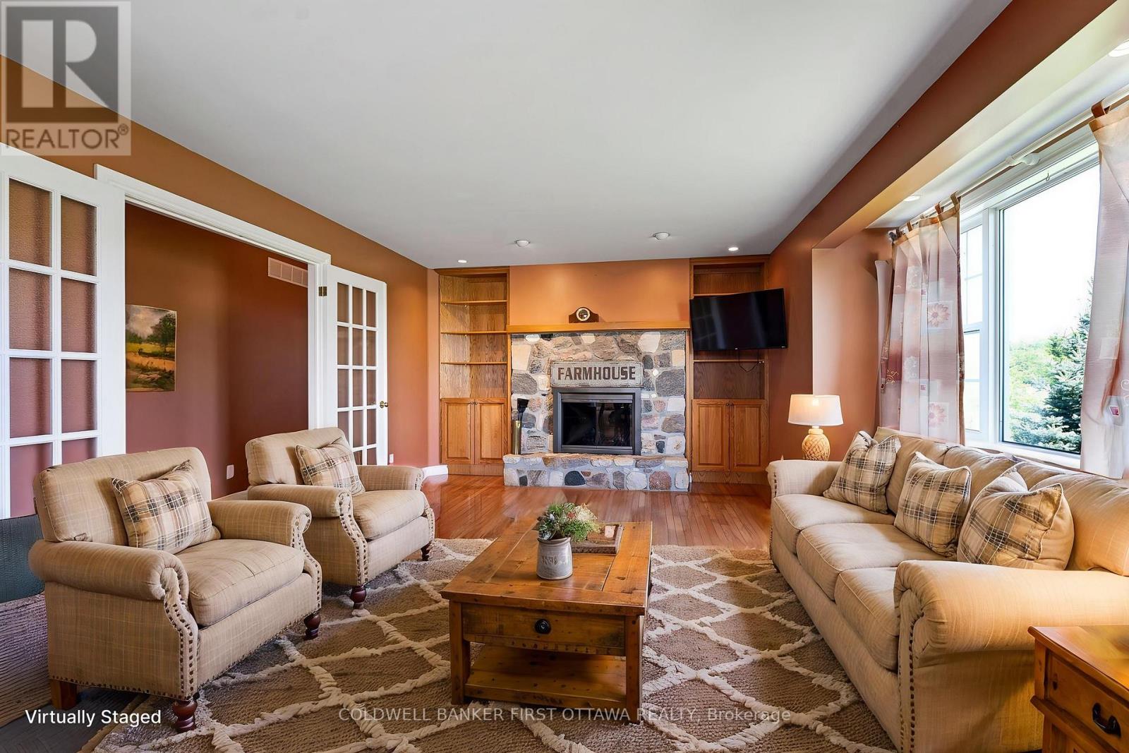 6443 Martin Street N Property Photo 12