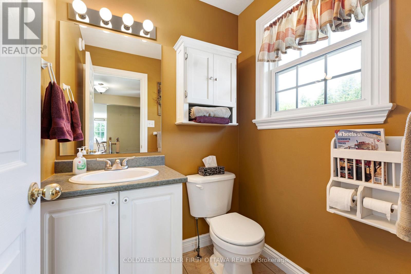 6443 Martin Street N Property Photo 16