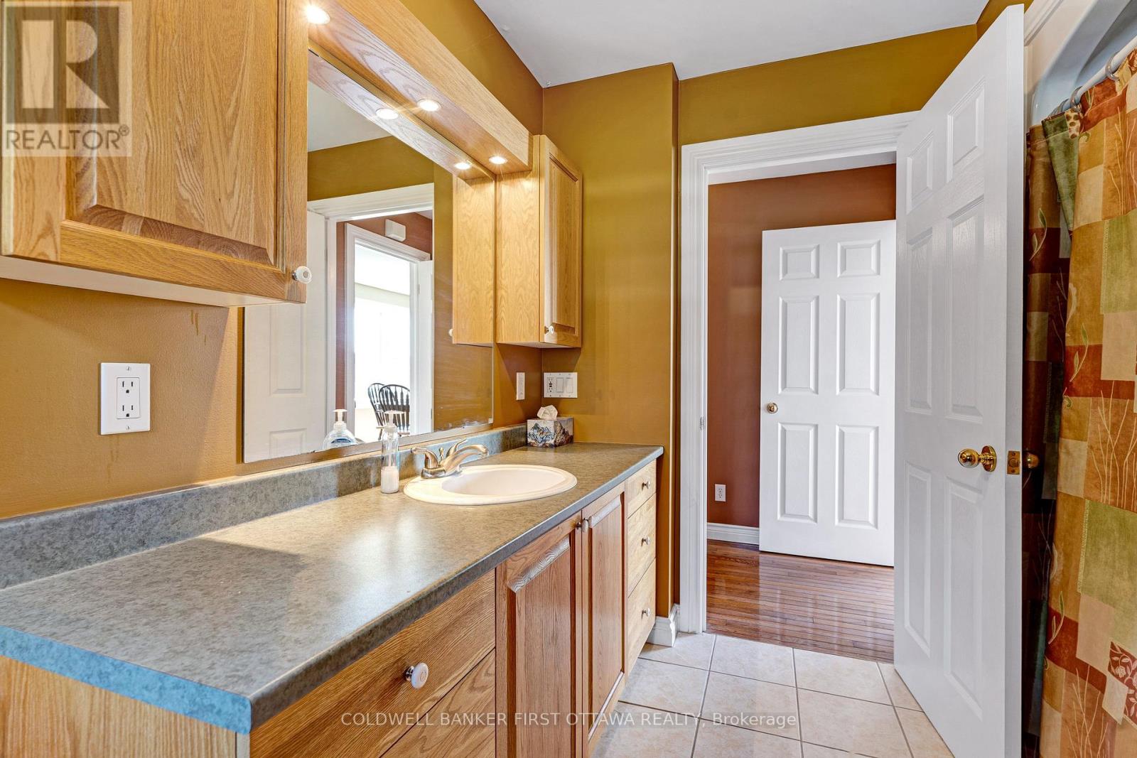 6443 Martin Street N Property Photo 23
