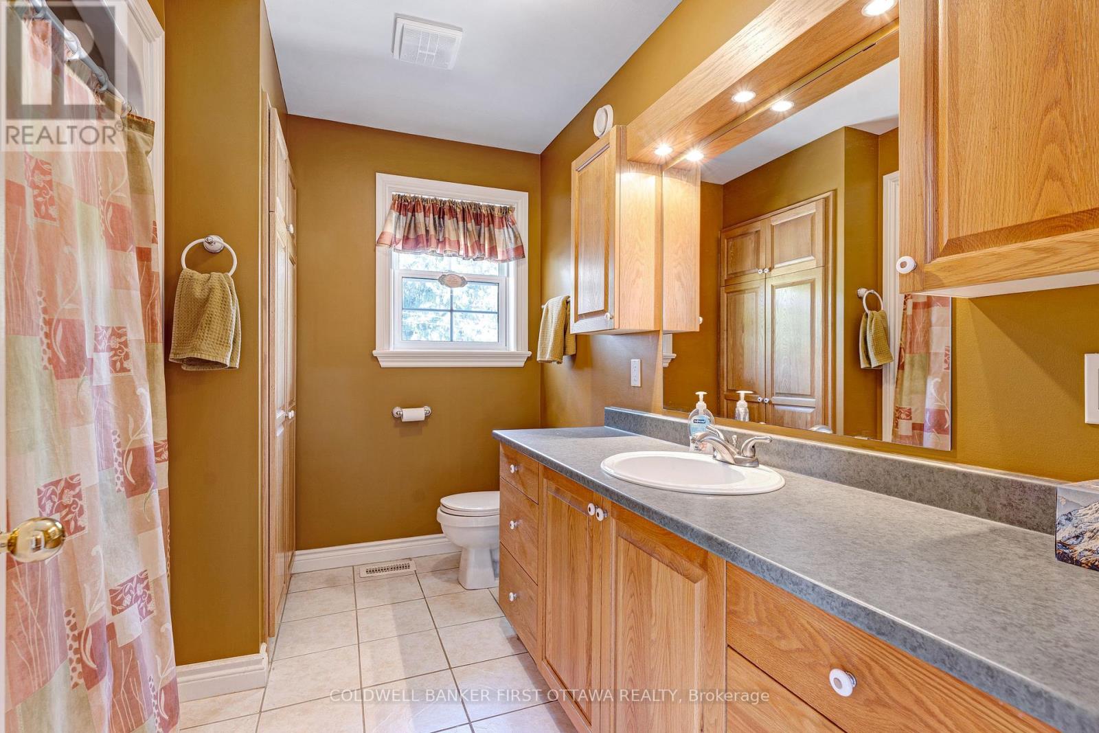 6443 Martin Street N Property Photo 24