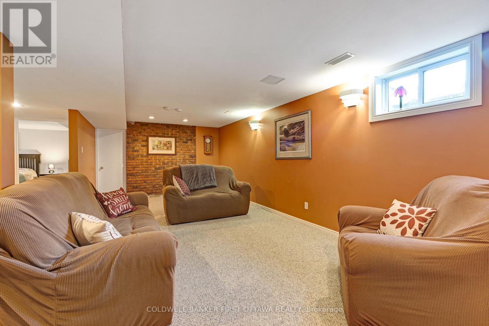 6443 Martin Street N Property Photo 25