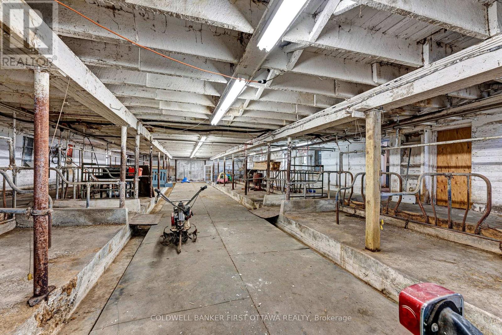 6443 Martin Street N Property Photo 32