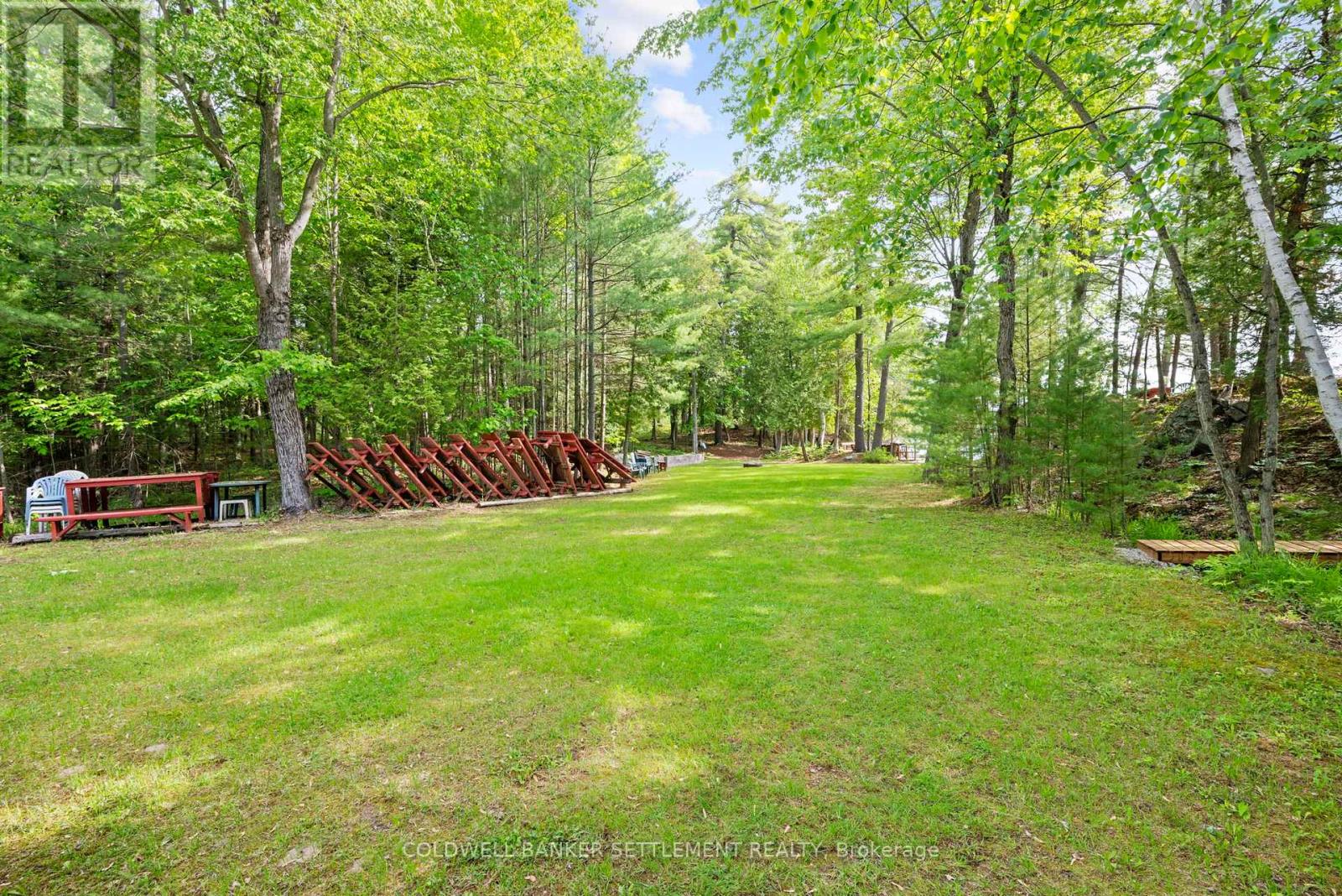 935 Mclaren Road Property Photo 17