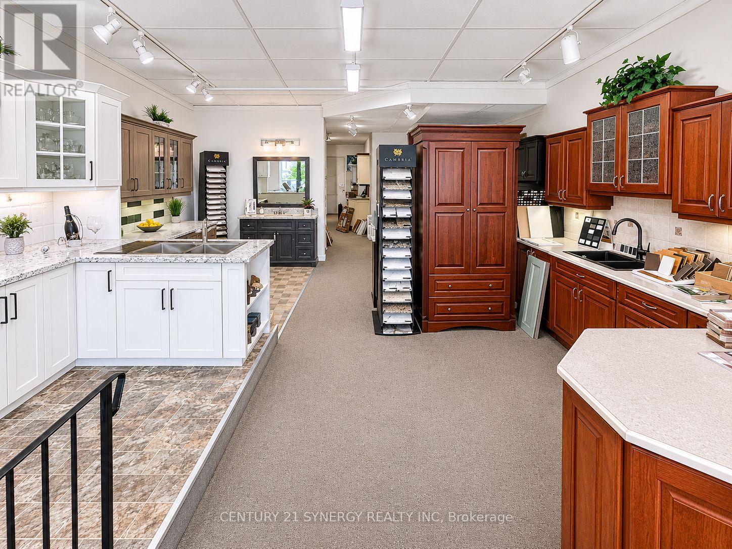 7 William Street W Property Photo 7