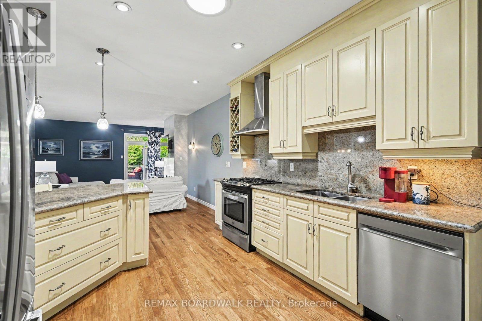 24 Samara Place Property Photo 11