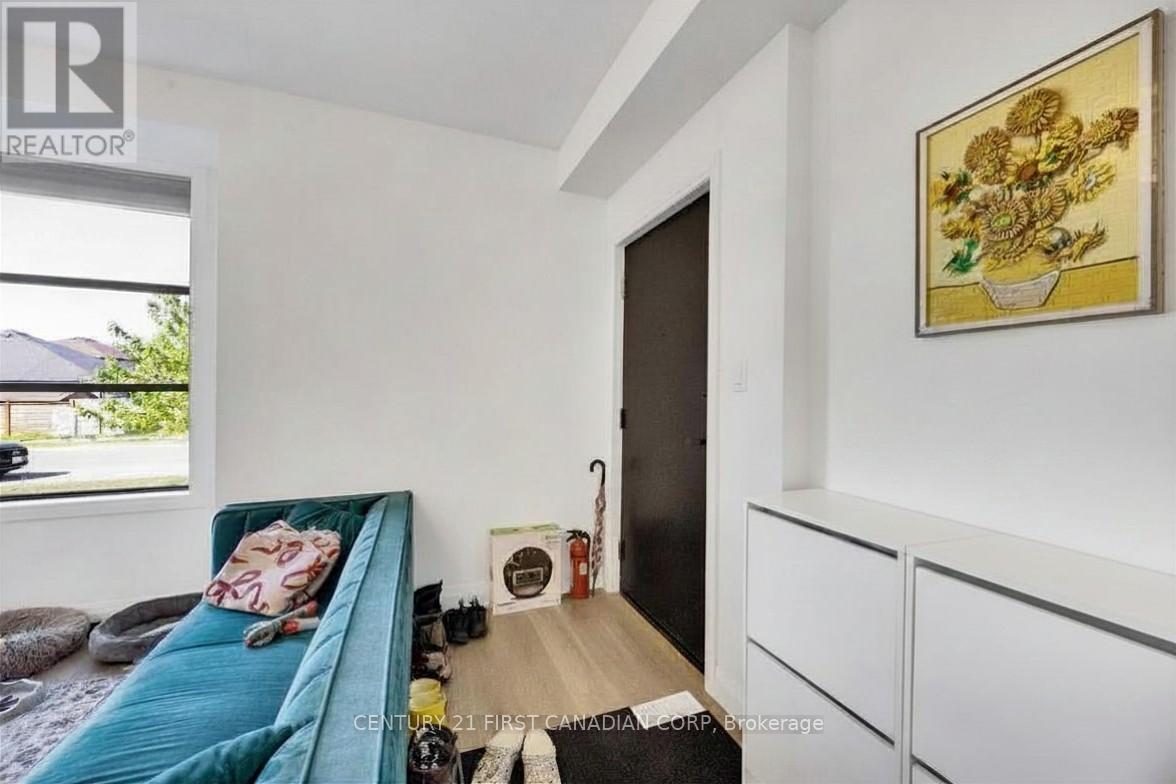 7 - 3900 Savoy Street Property Photo 10