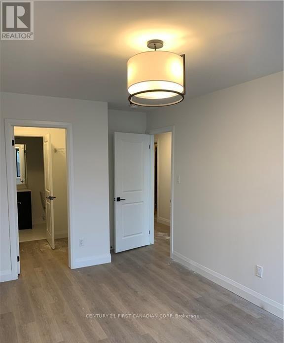 7 - 3900 Savoy Street Property Photo 18