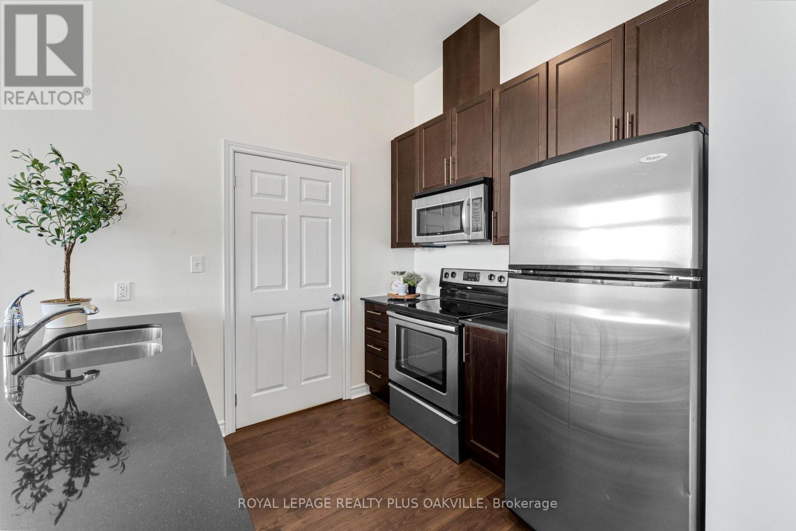 1207 - 170 Water Street N Property Photo 4
