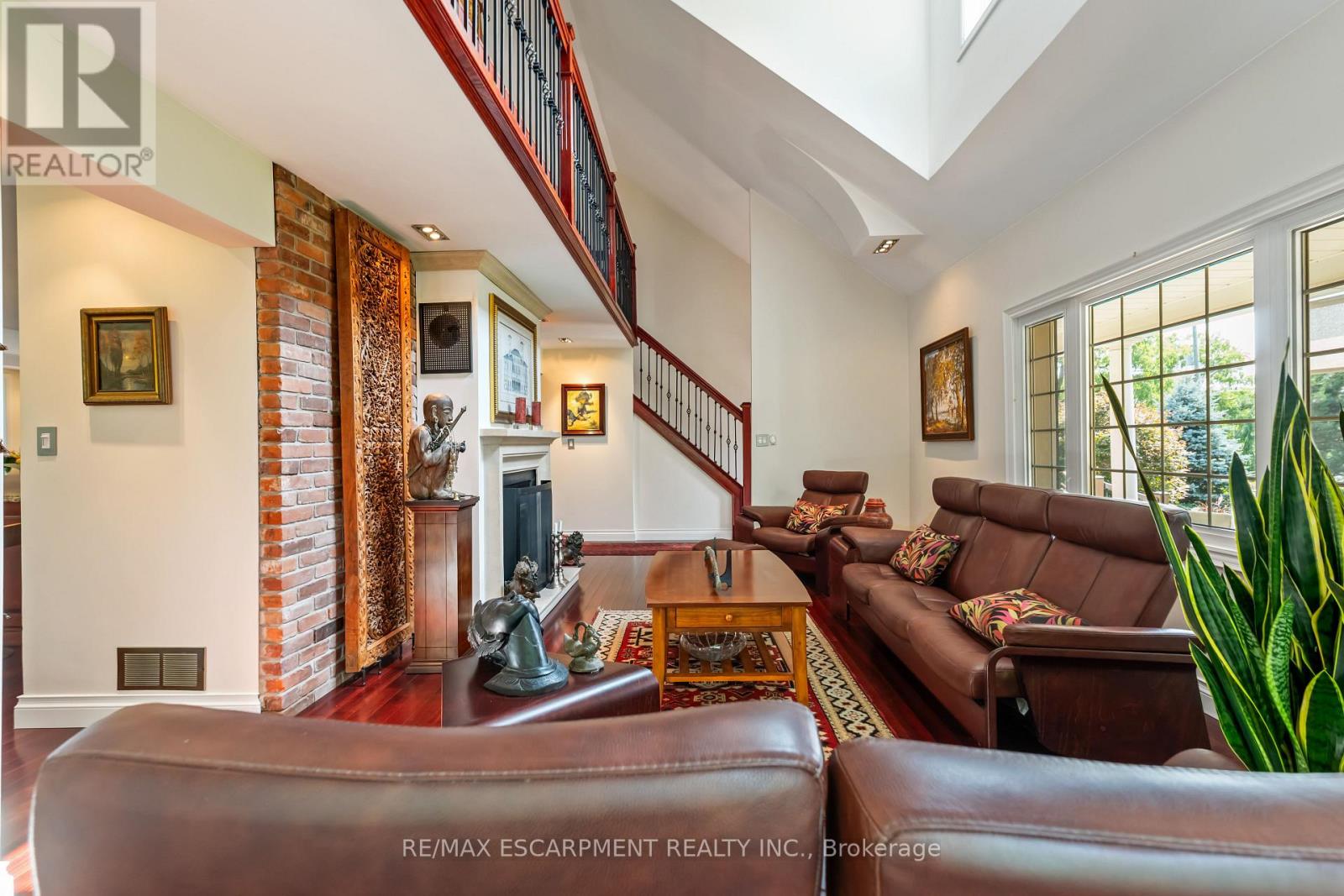 493 Ridge Road E Property Photo 11