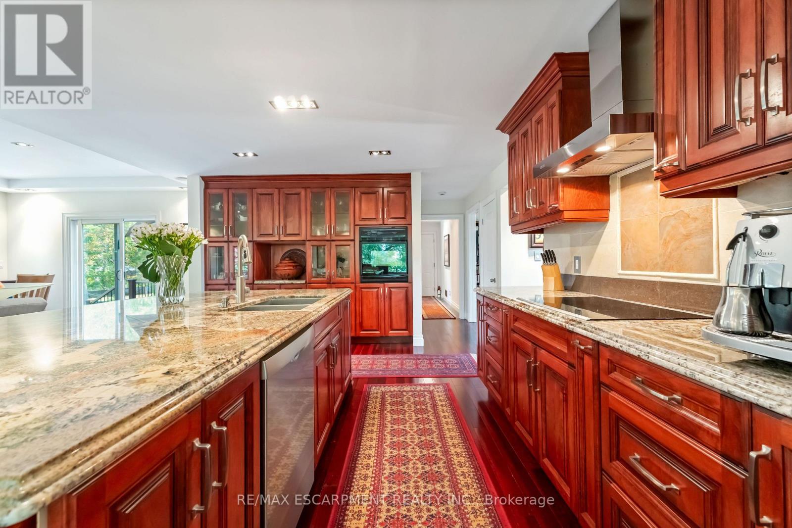 493 Ridge Road E Property Photo 17