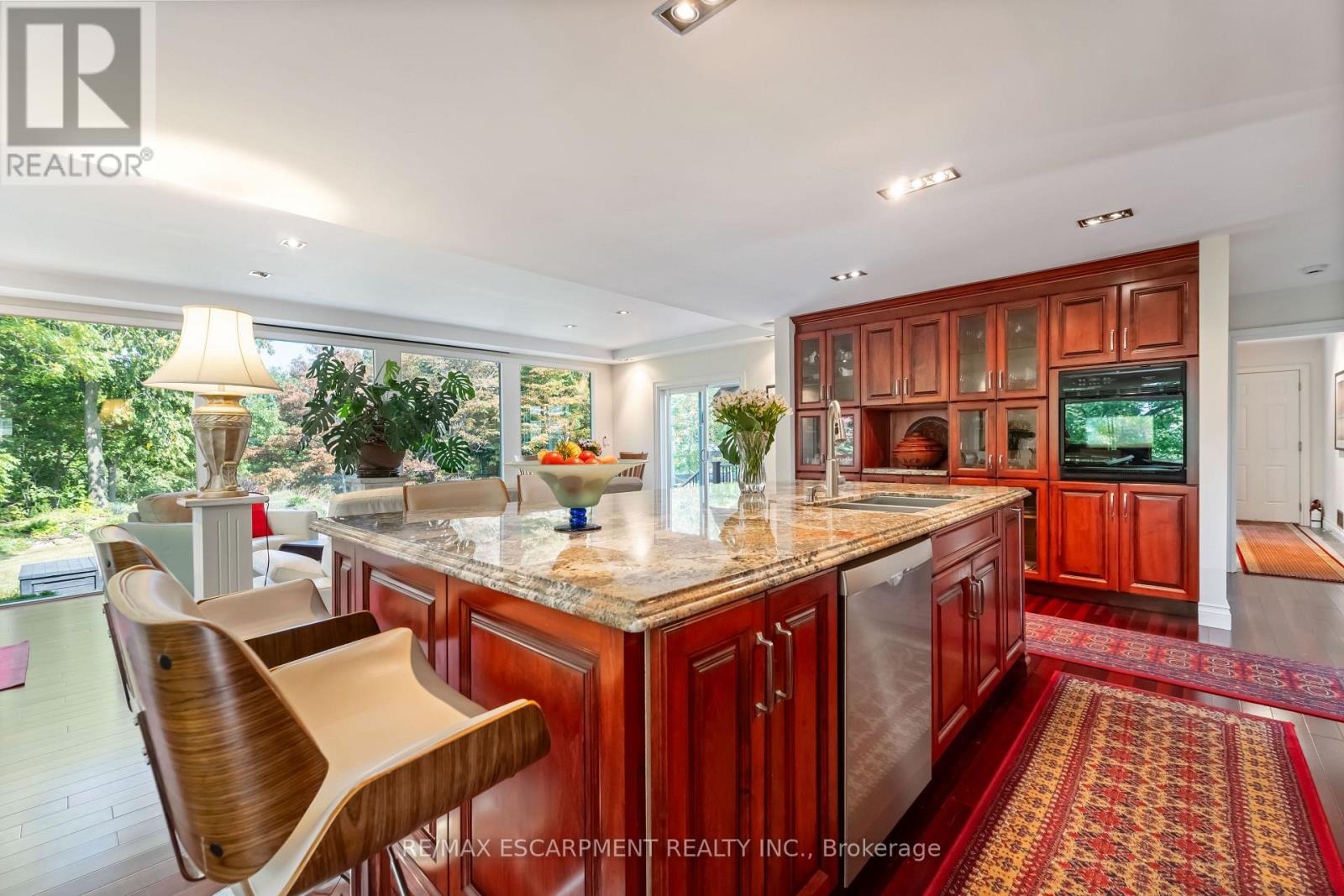 493 Ridge Road E Property Photo 18