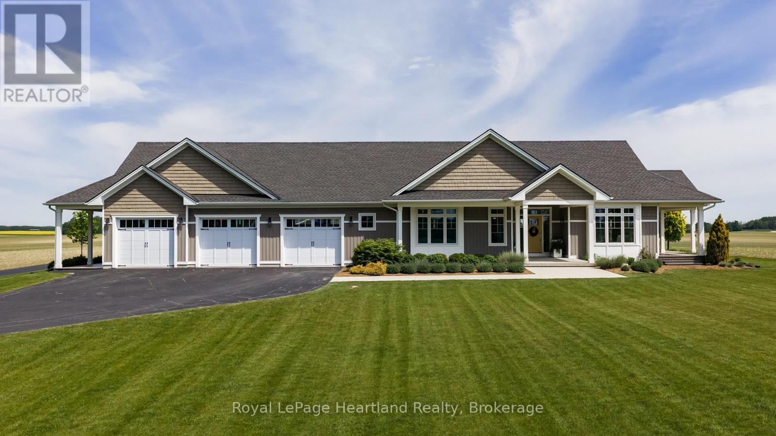 5434 7th Line Property Photo 1