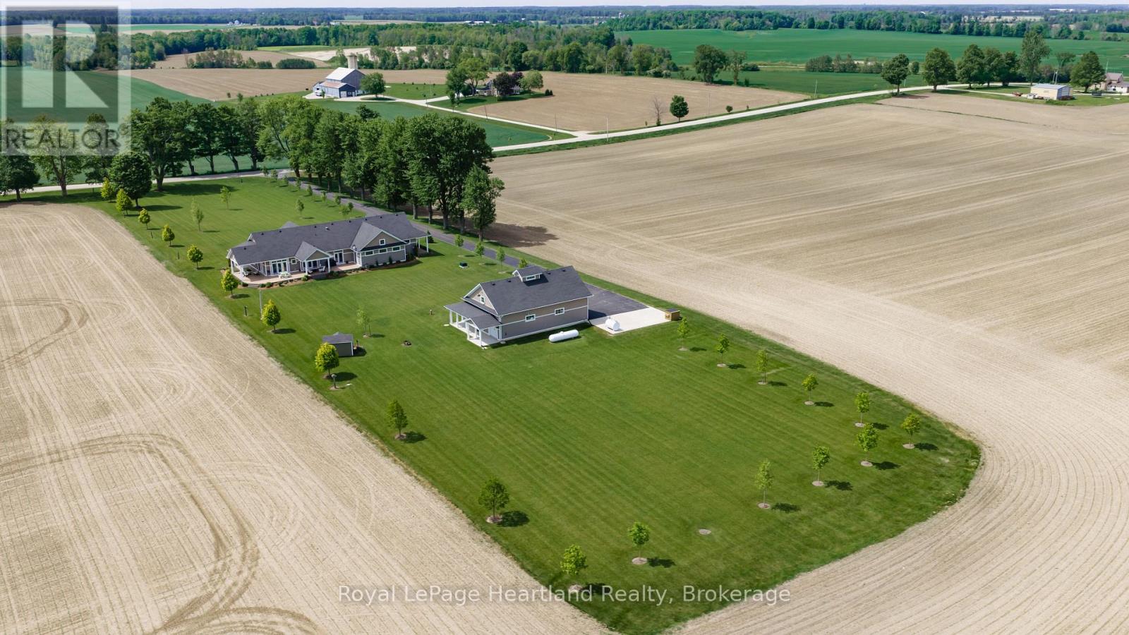 5434 7th Line Property Photo 3
