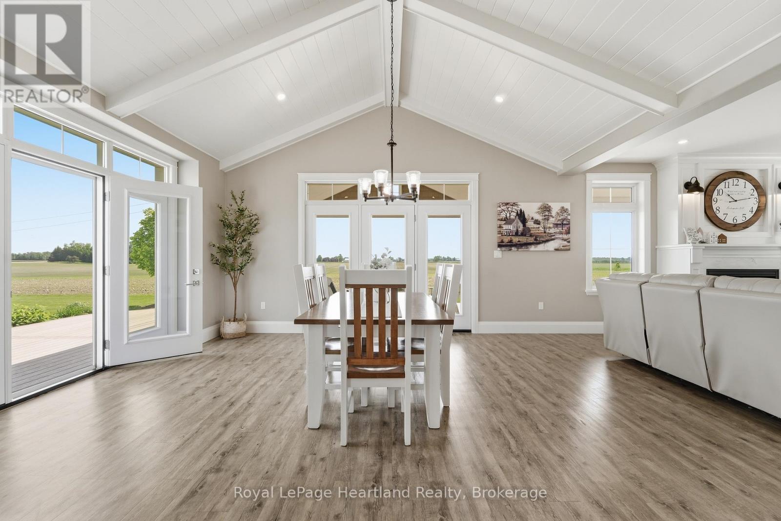 5434 7th Line Property Photo 12