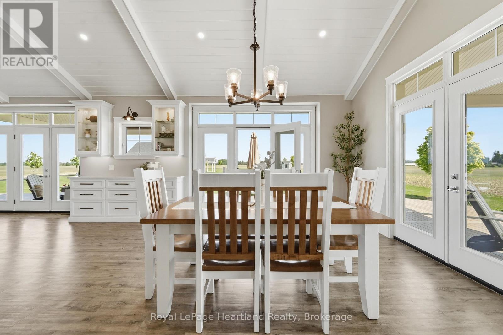 5434 7th Line Property Photo 13