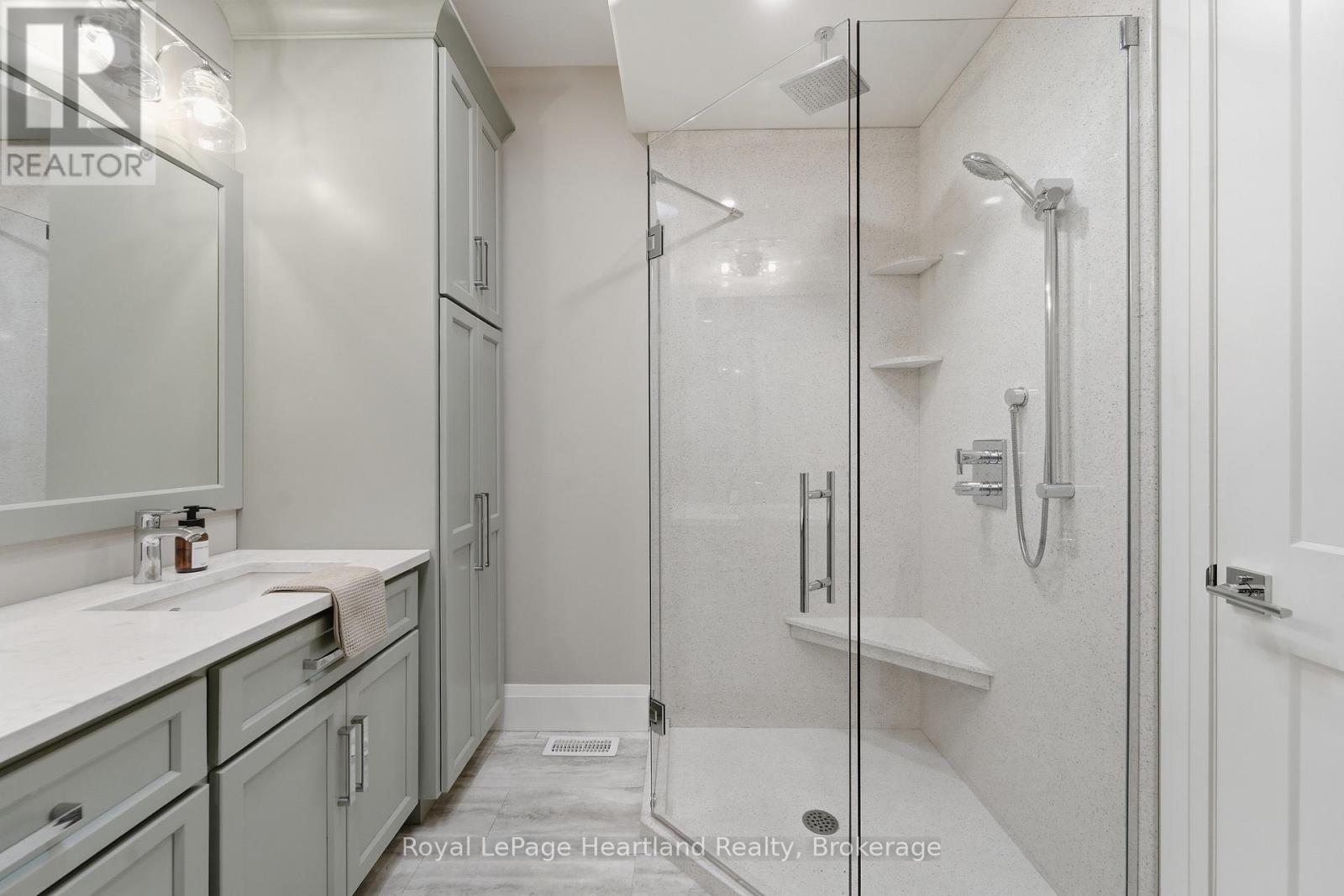 5434 7th Line Property Photo 21